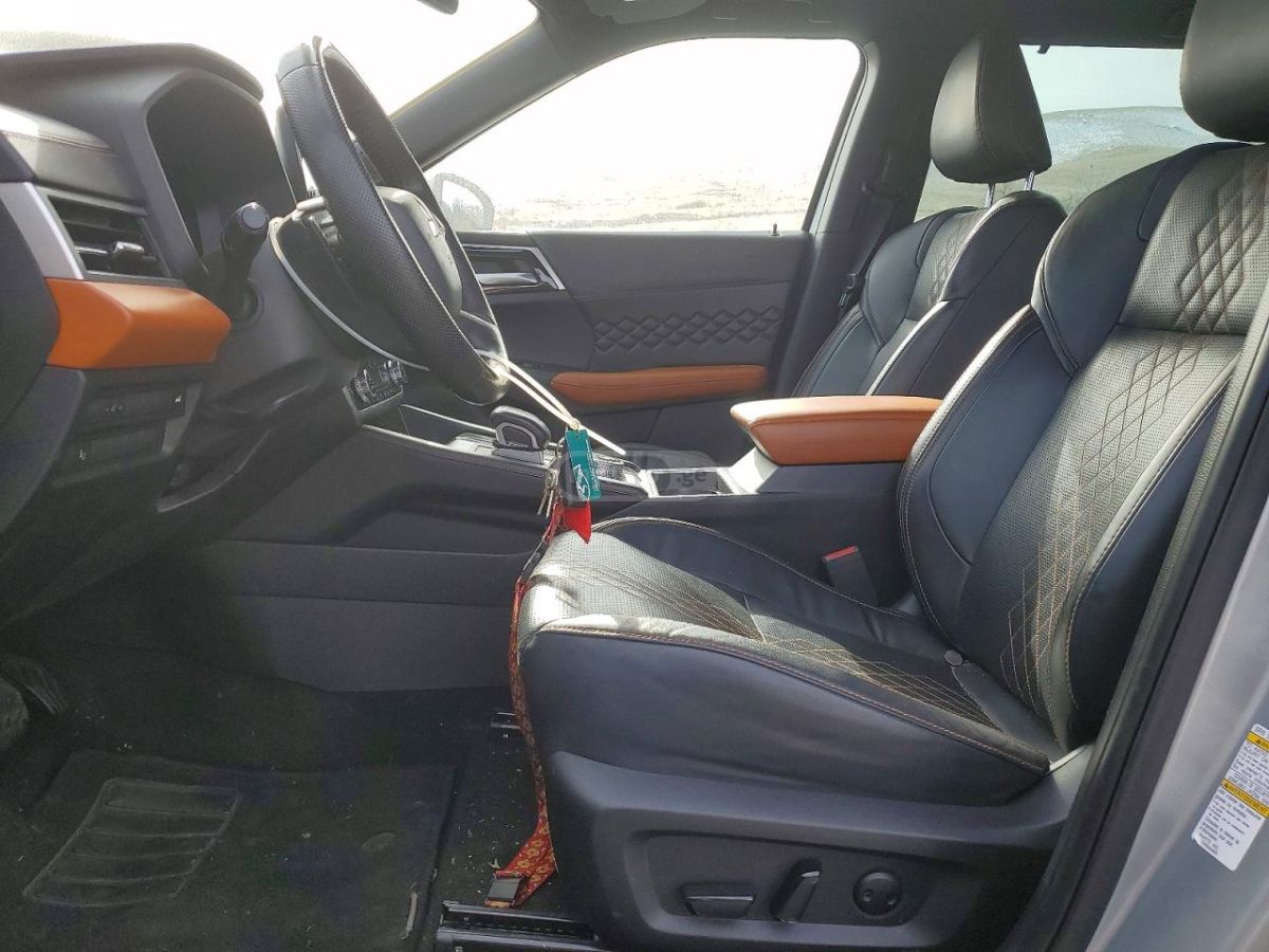 Mitsubishi Outlander - фото 7