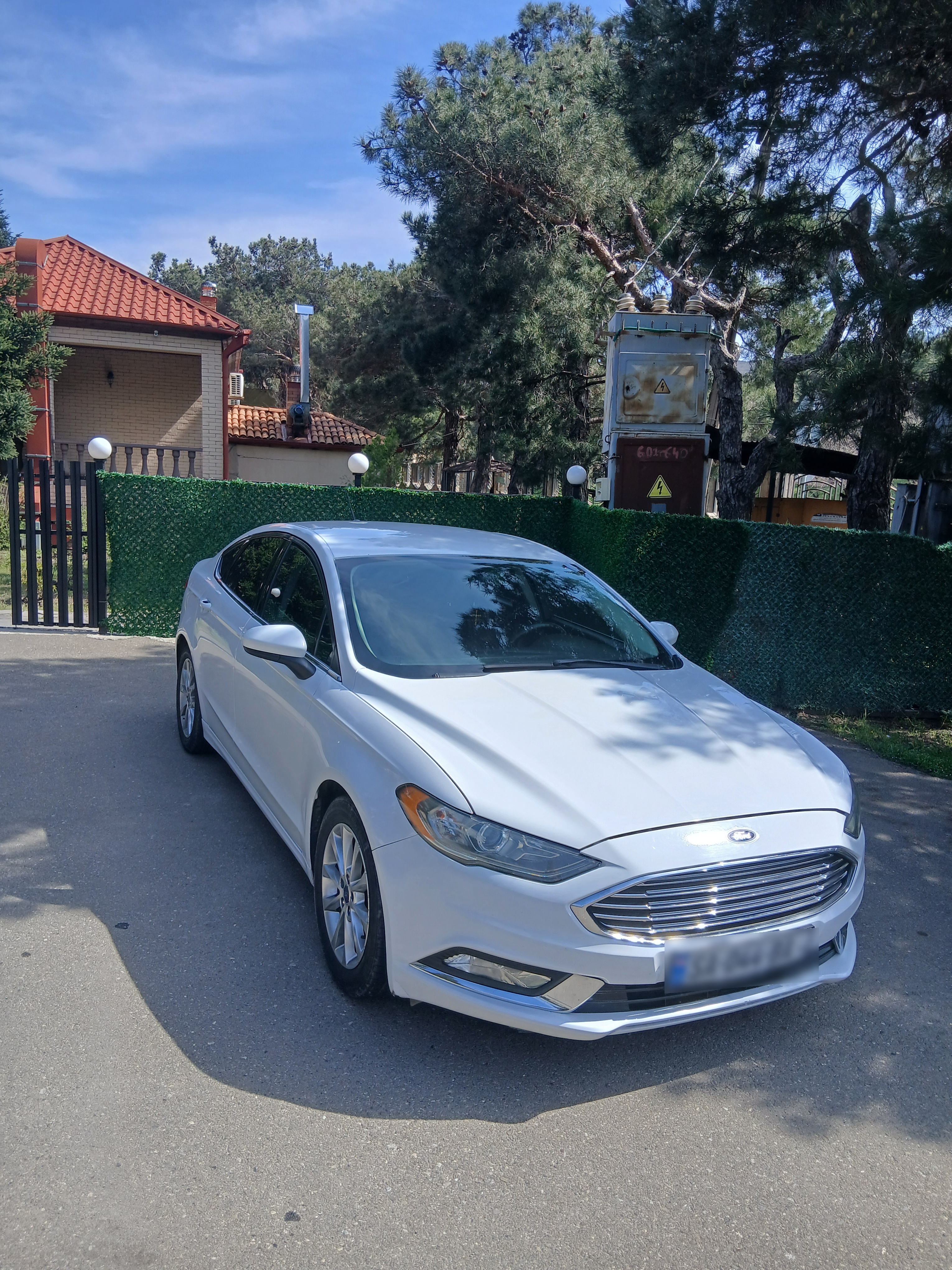Ford Fusion - фото 1