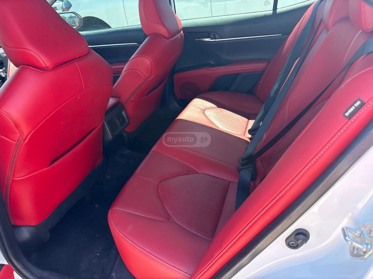 Toyota Camry - фото 7