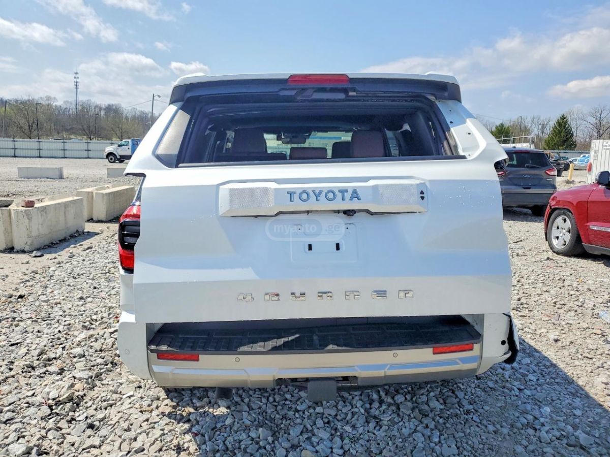 Toyota 4 Runner - фото 6