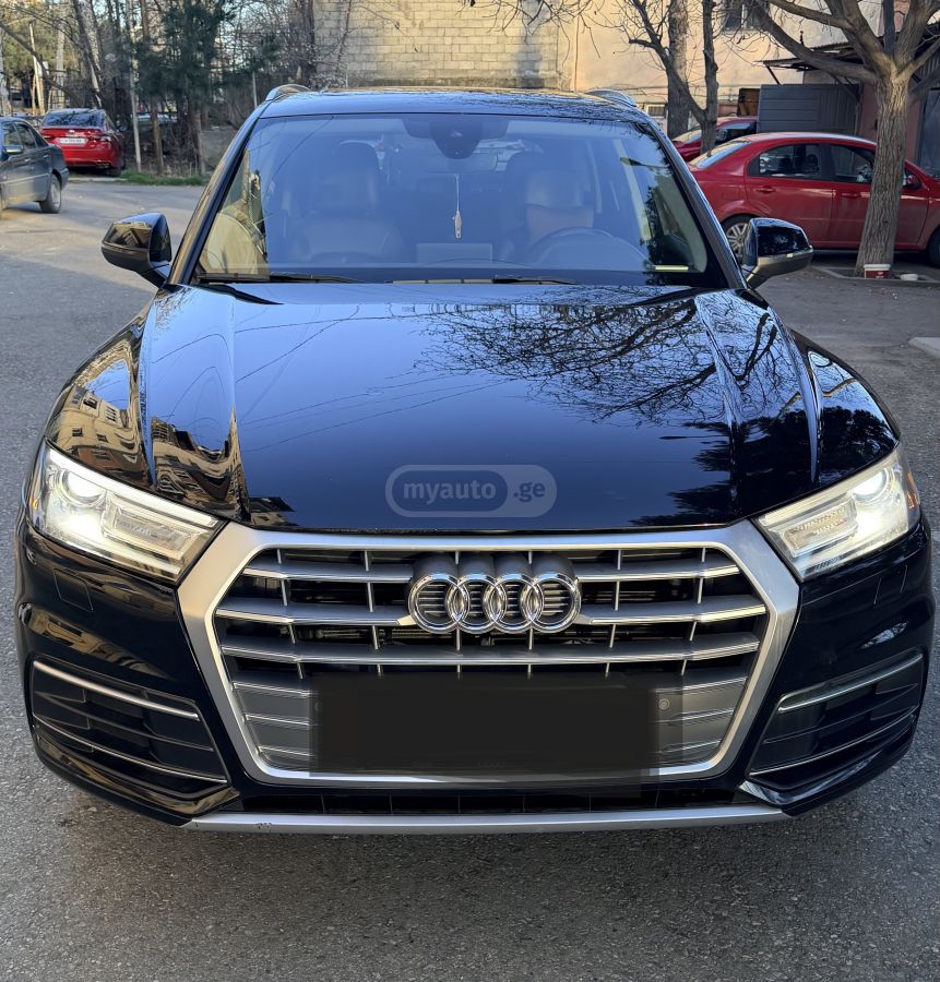 Audi Q5 - фото 1