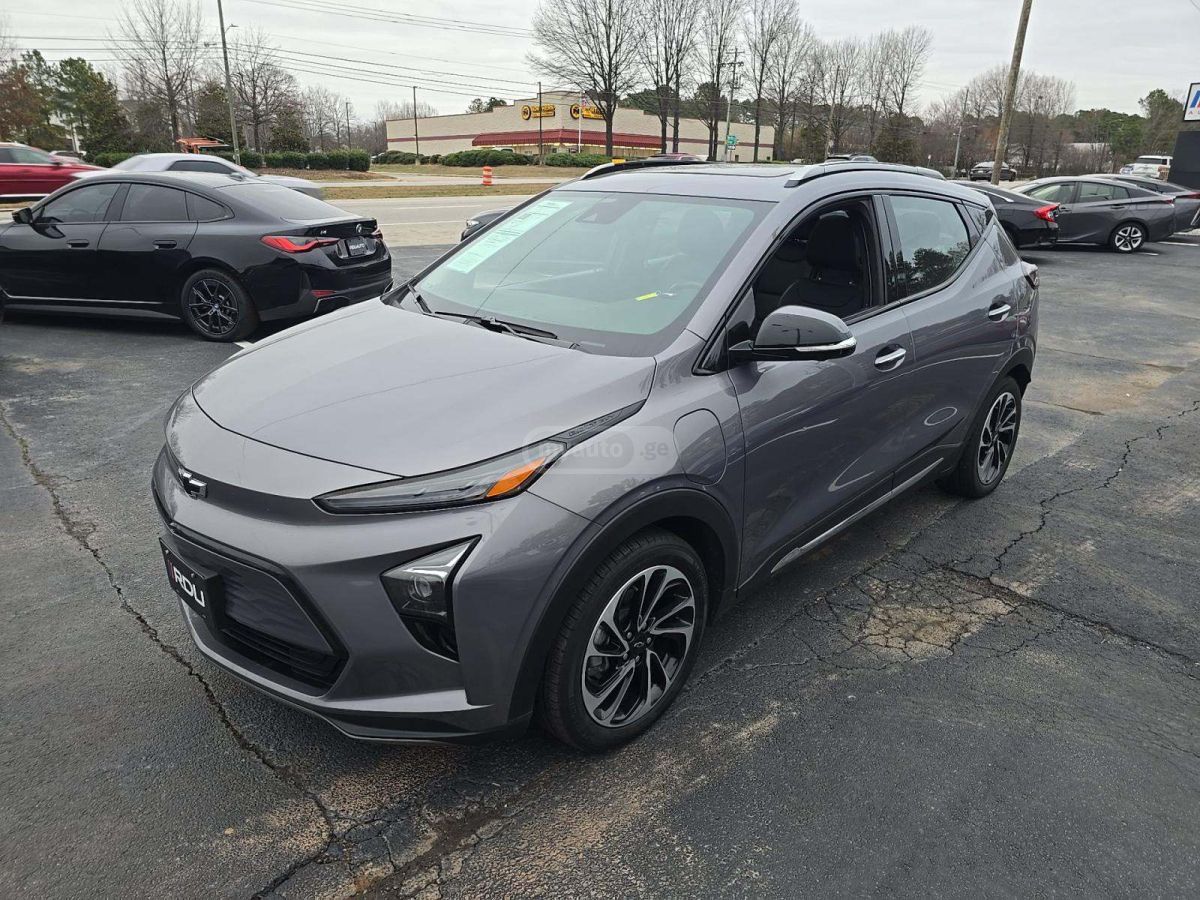 Chevrolet Bolt EUV - фото 1