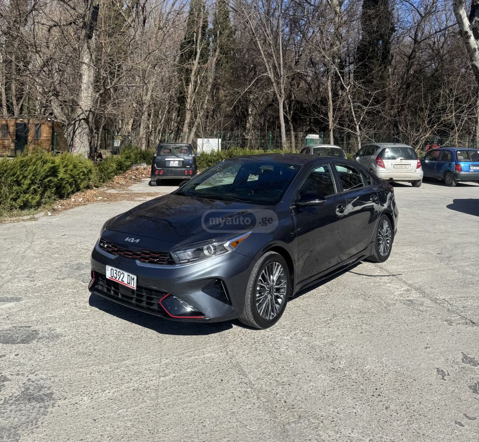 Kia Forte - фото 1