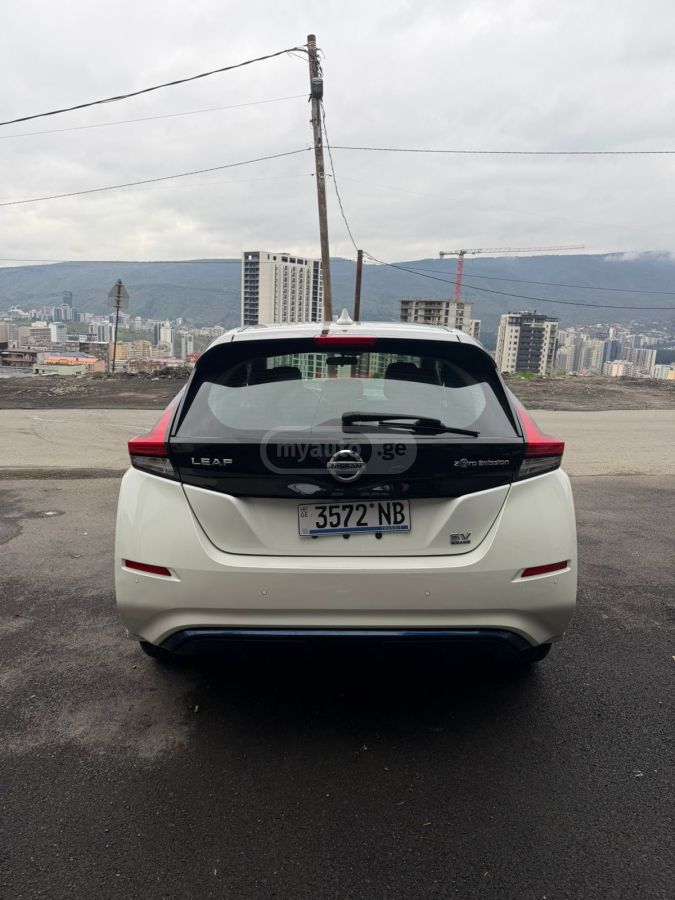 Nissan Leaf - фото 10