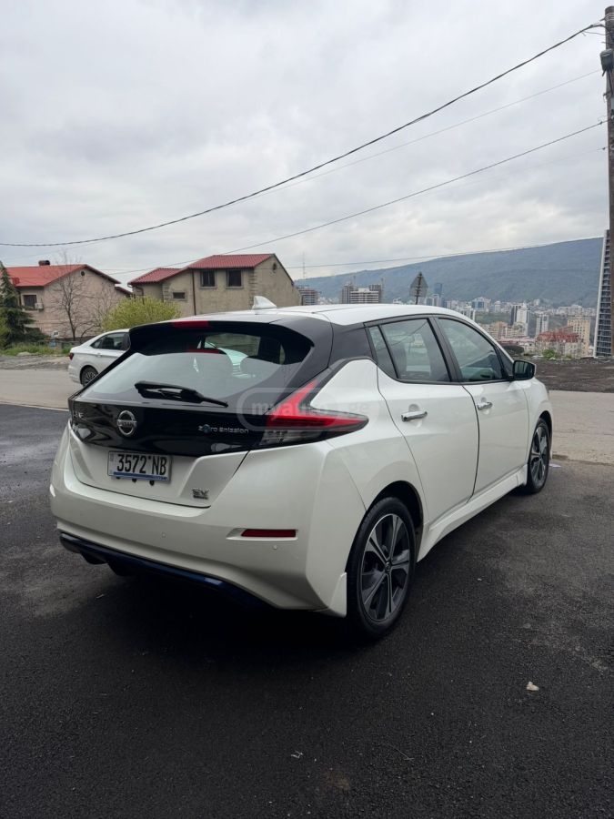 Nissan Leaf - фото 6