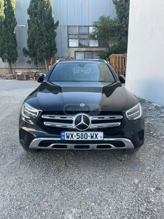 Mercedes-Benz GLC 300 - фото 1