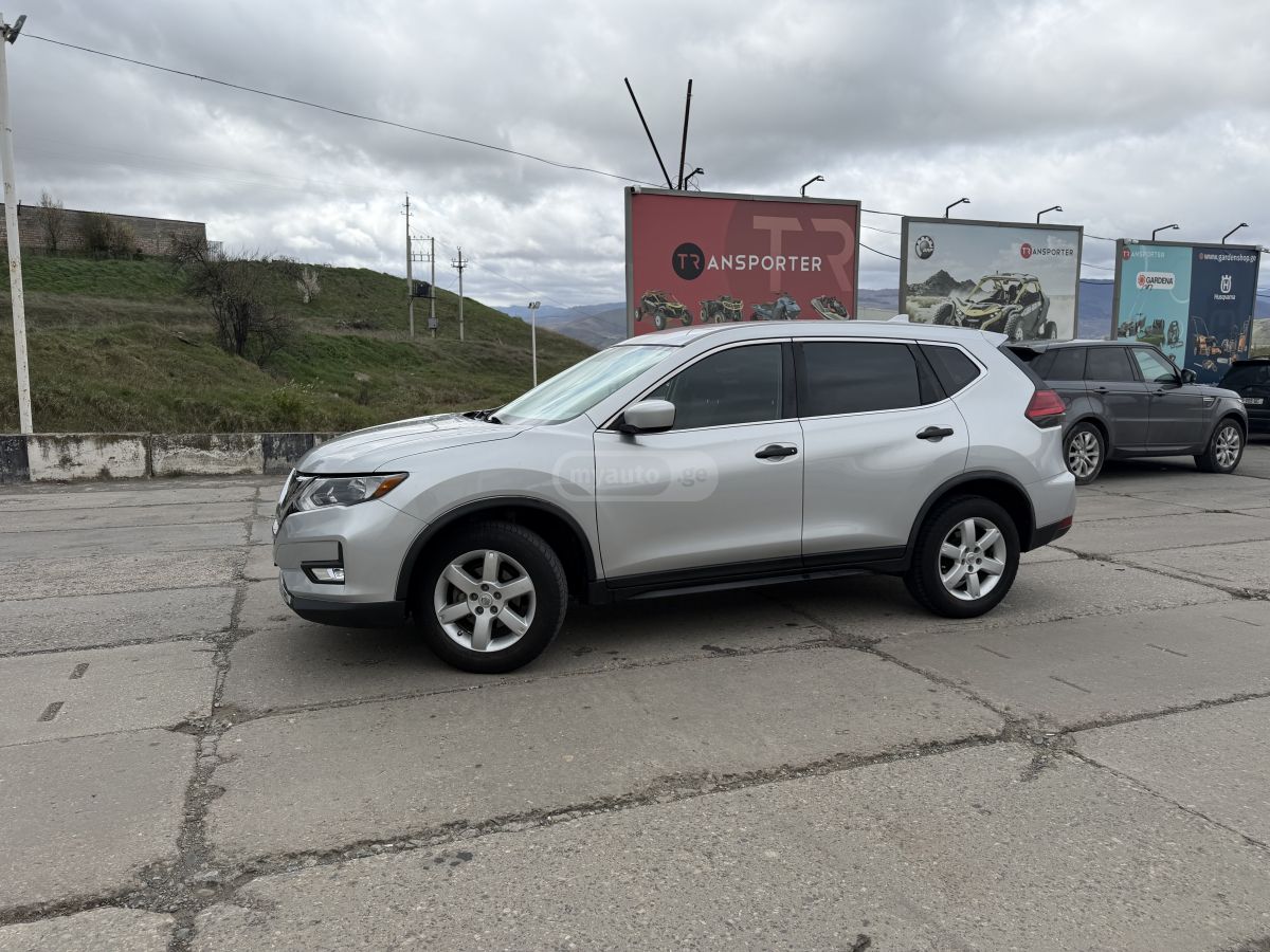 Nissan Rogue - фото 4