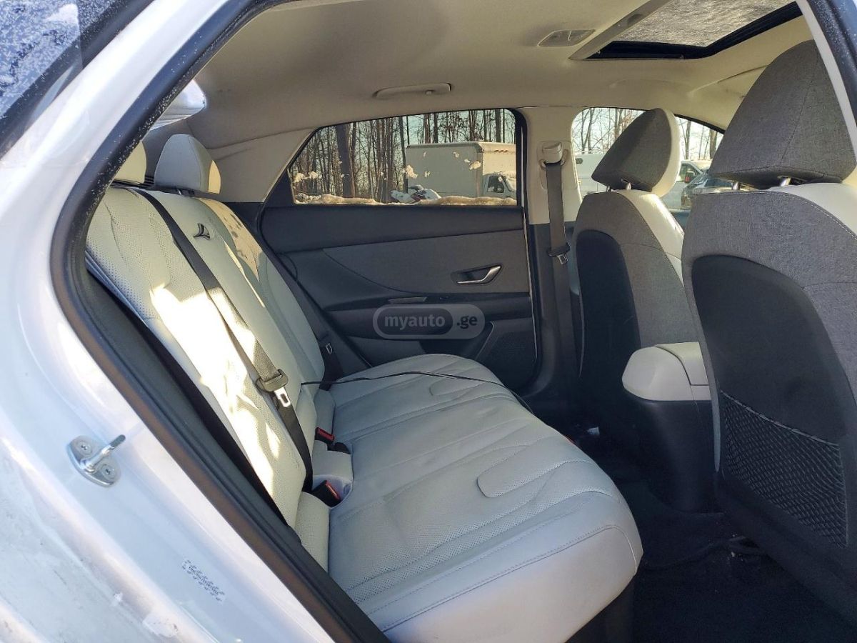 Hyundai Elantra - фото 10