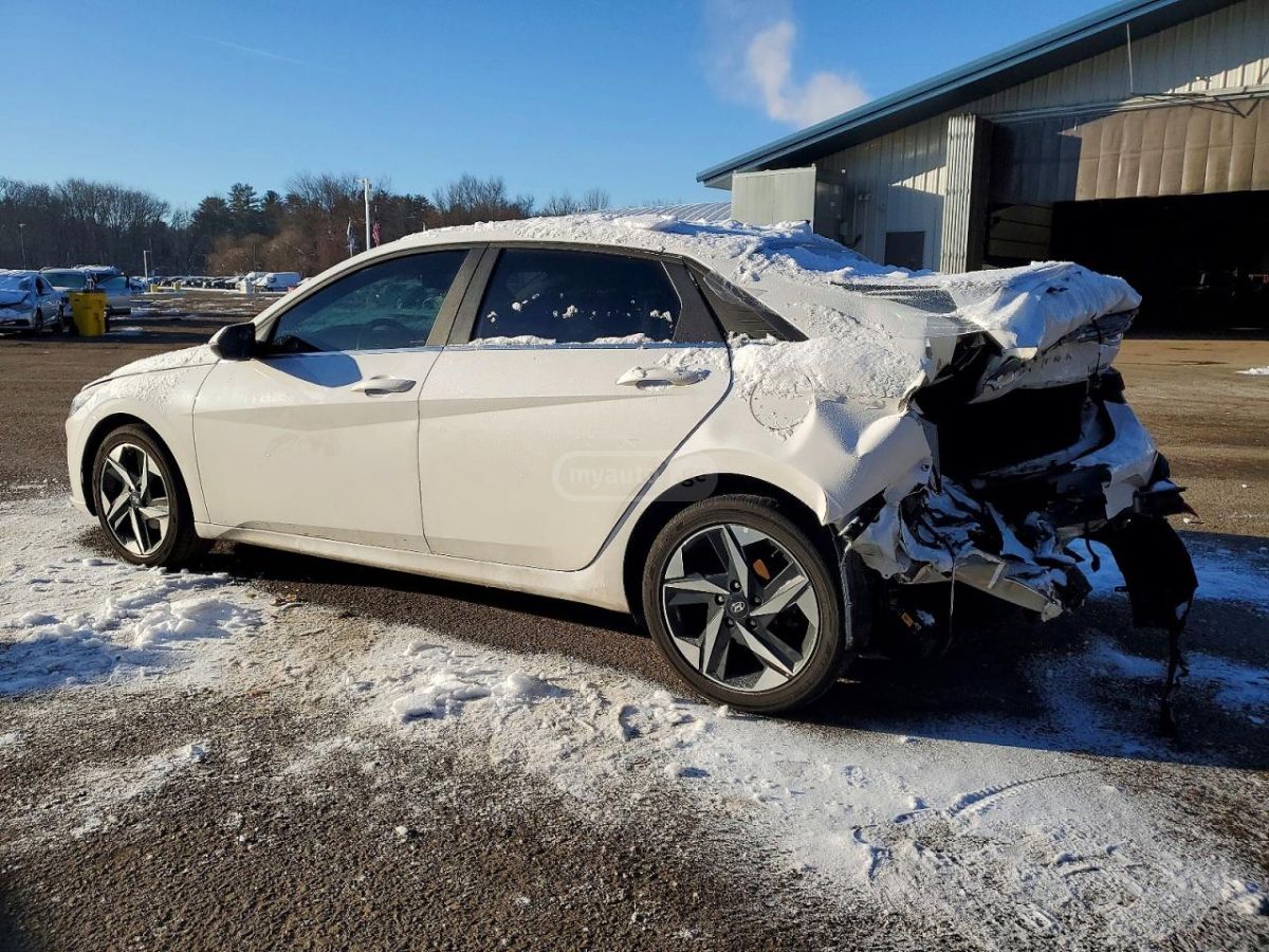 Hyundai Elantra - фото 2