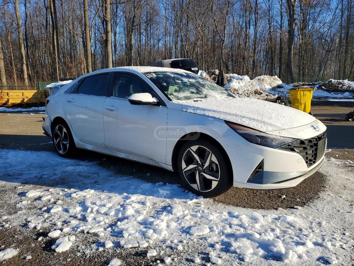 Hyundai Elantra - фото 4