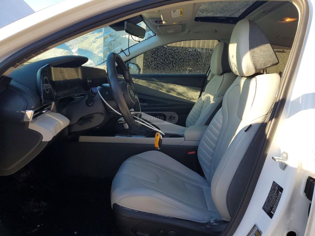 Hyundai Elantra - фото 7