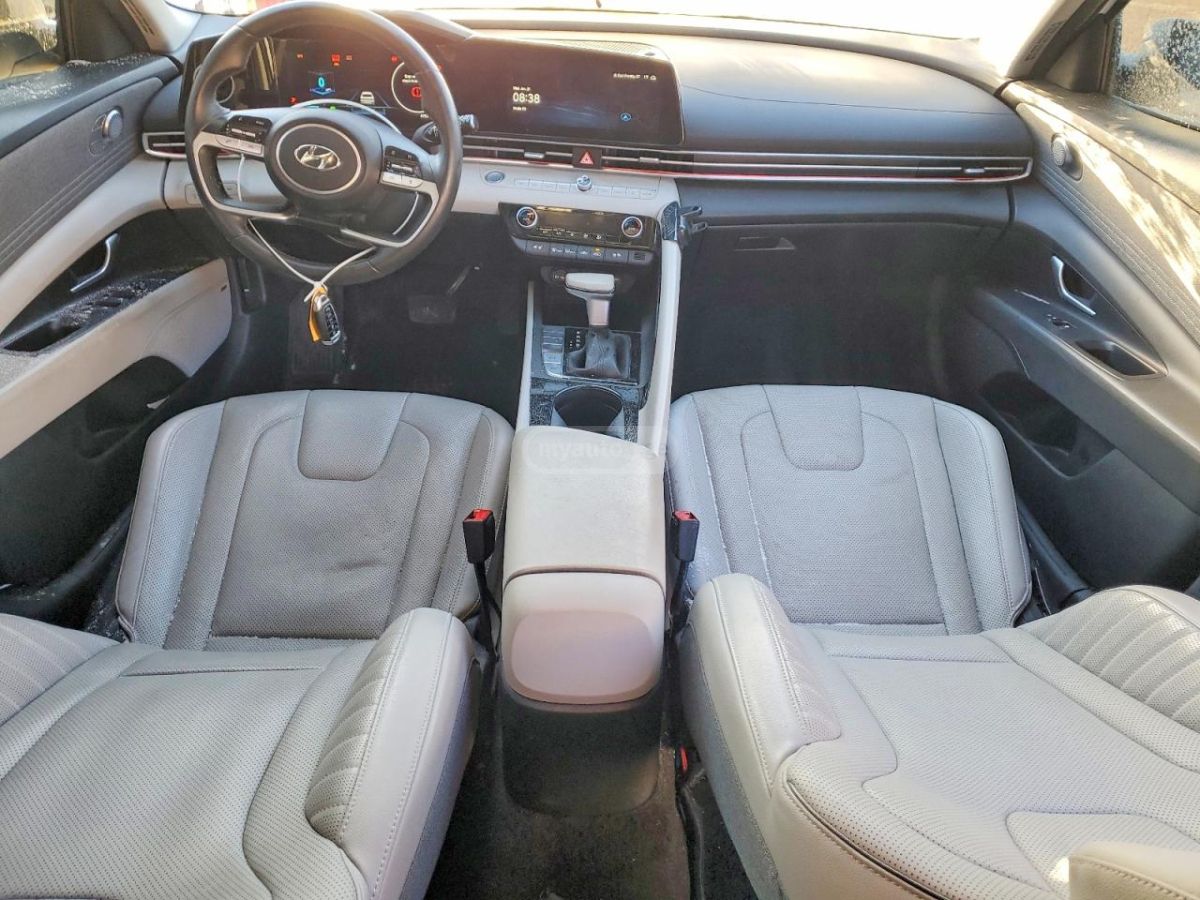 Hyundai Elantra - фото 8