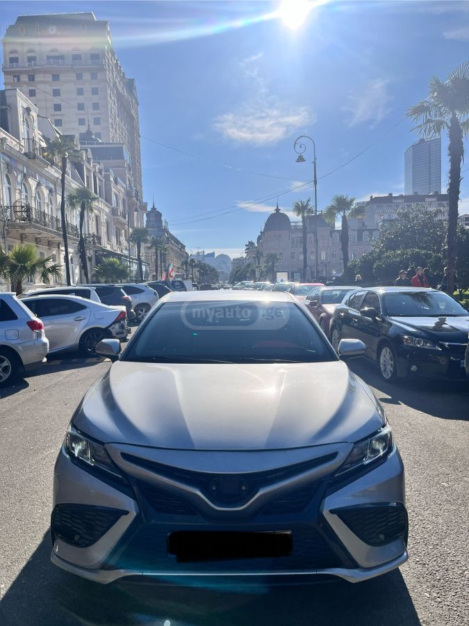 Toyota Camry - фото 2