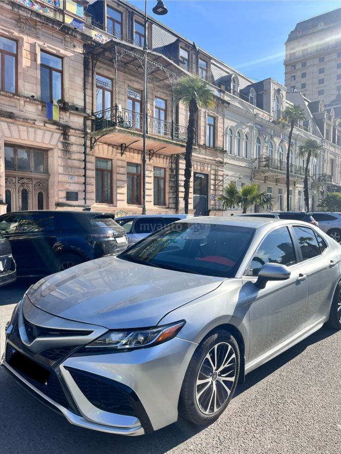 Toyota Camry - фото 3