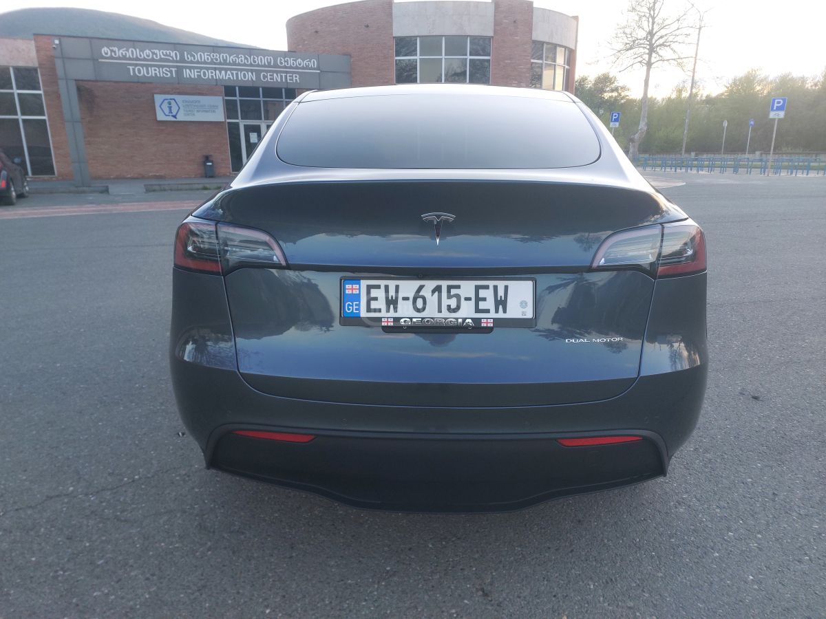Tesla Model Y - фото 2