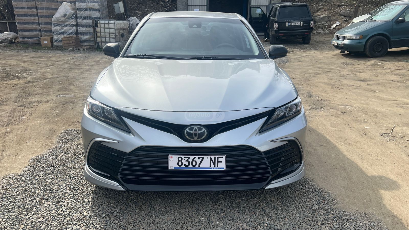 Toyota Camry - фото 2