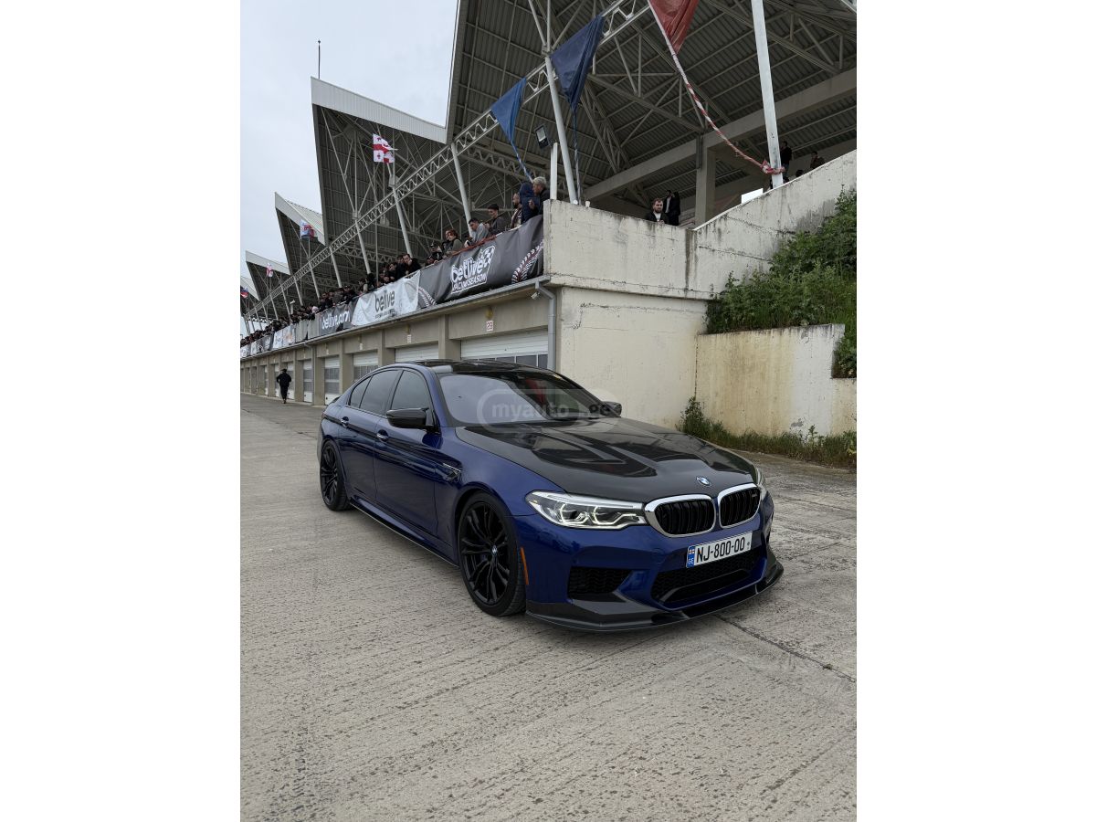 BMW M5 - фото 2