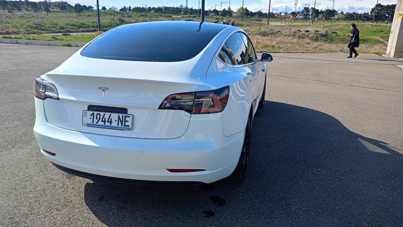 Tesla Model 3 - фото 4