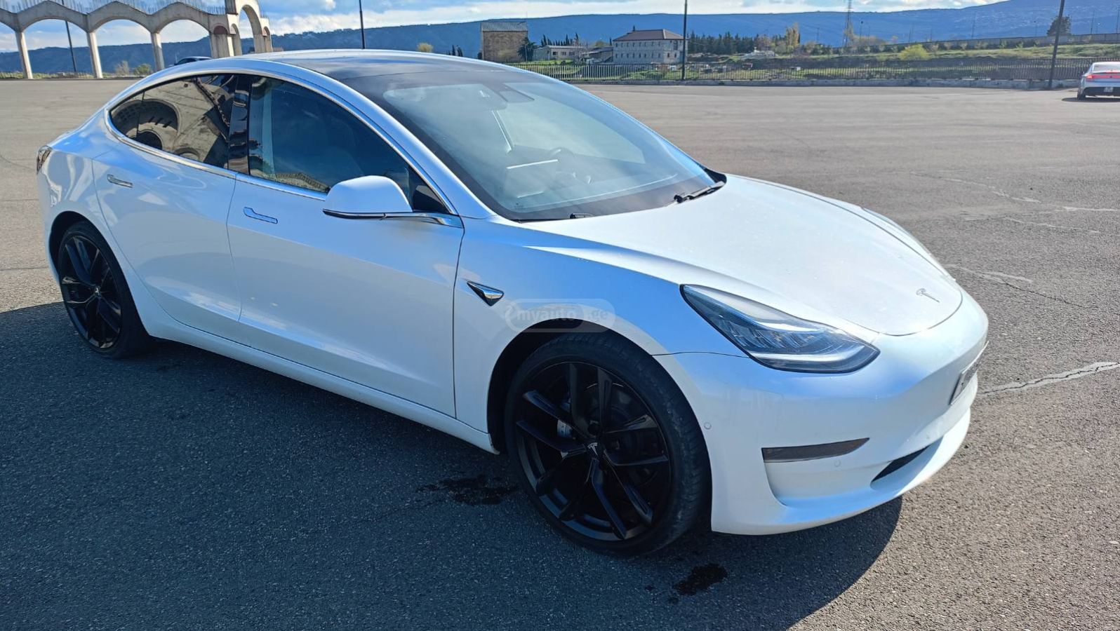 Tesla Model 3 - фото 7