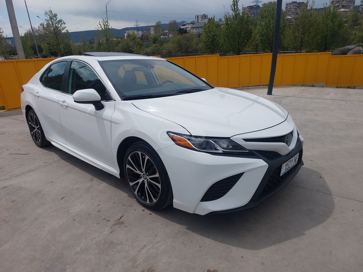 Toyota Camry - фото 8