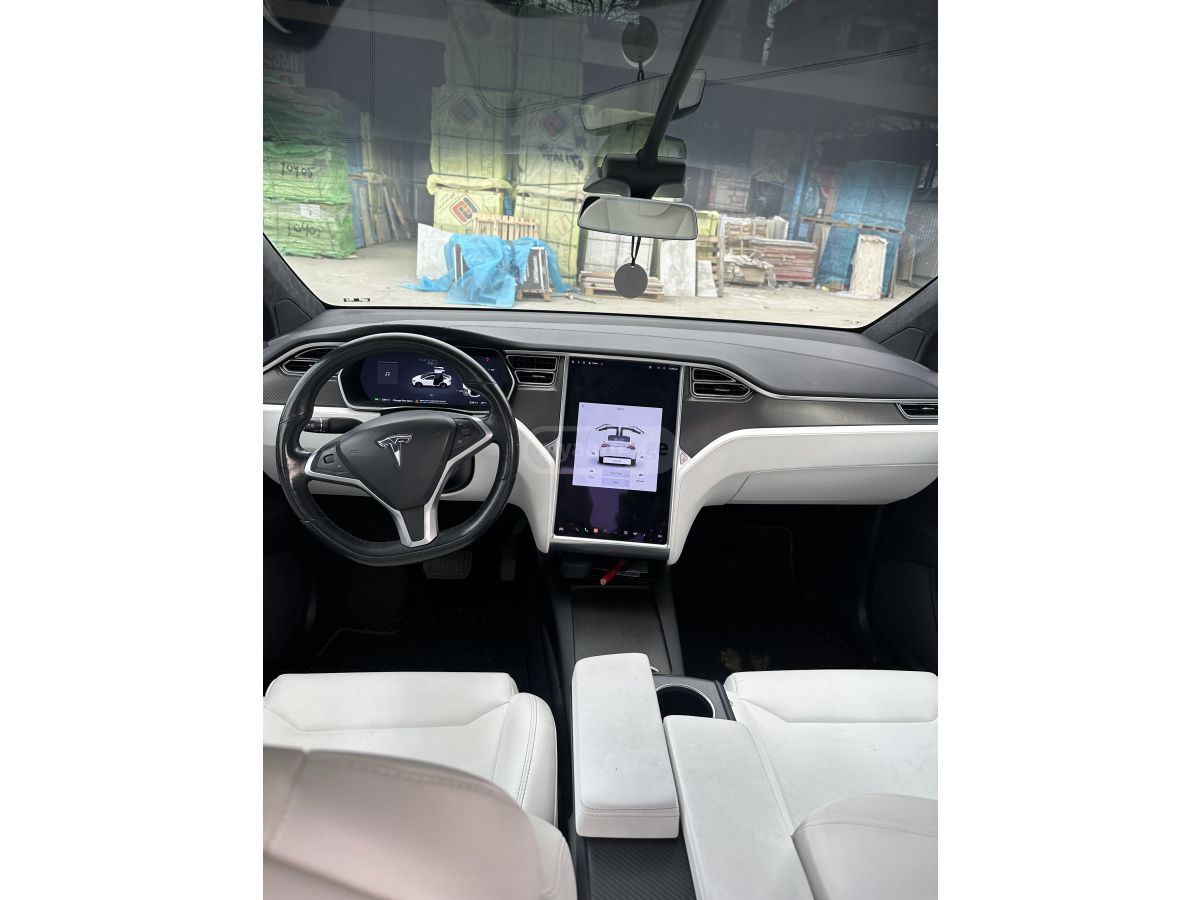 Tesla Model X - фото 5