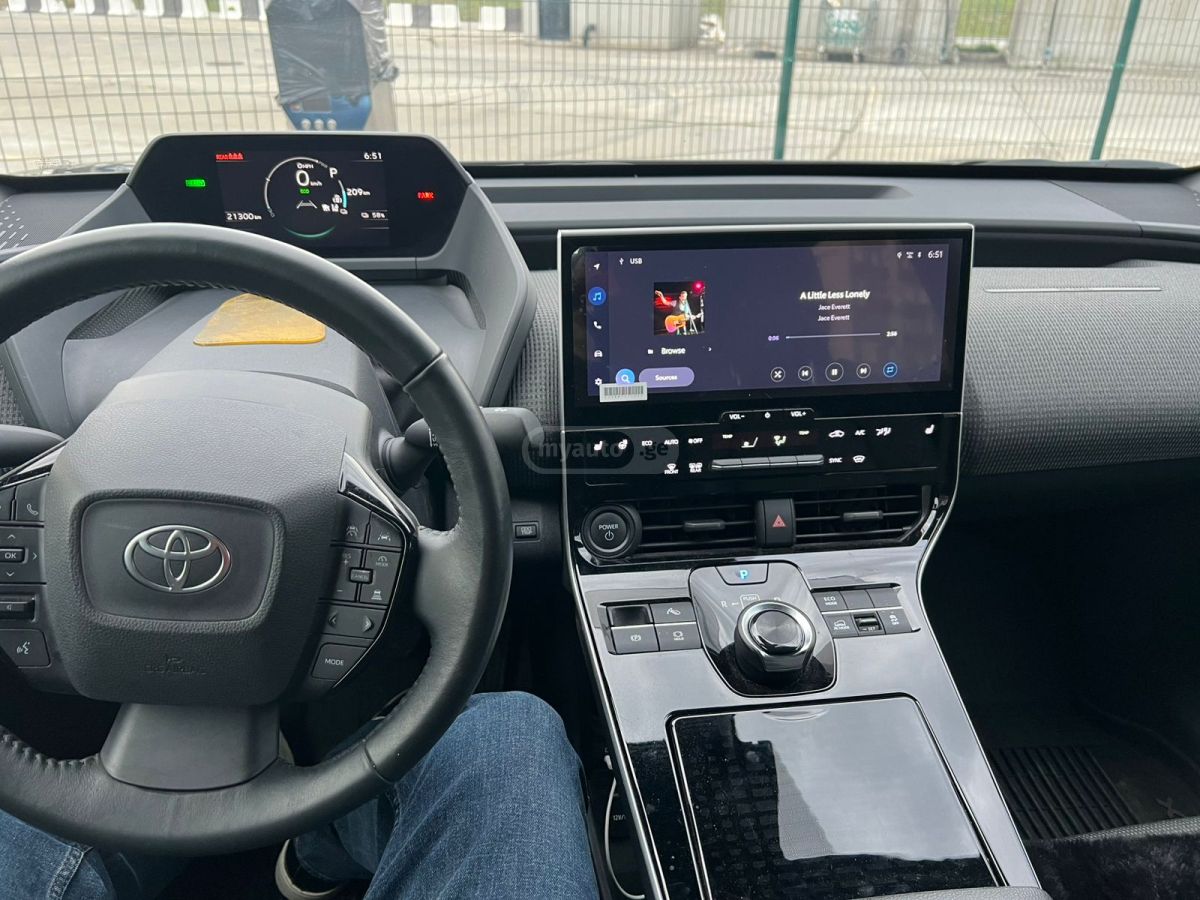 Toyota bZ4X 2024 — миниатюра 11