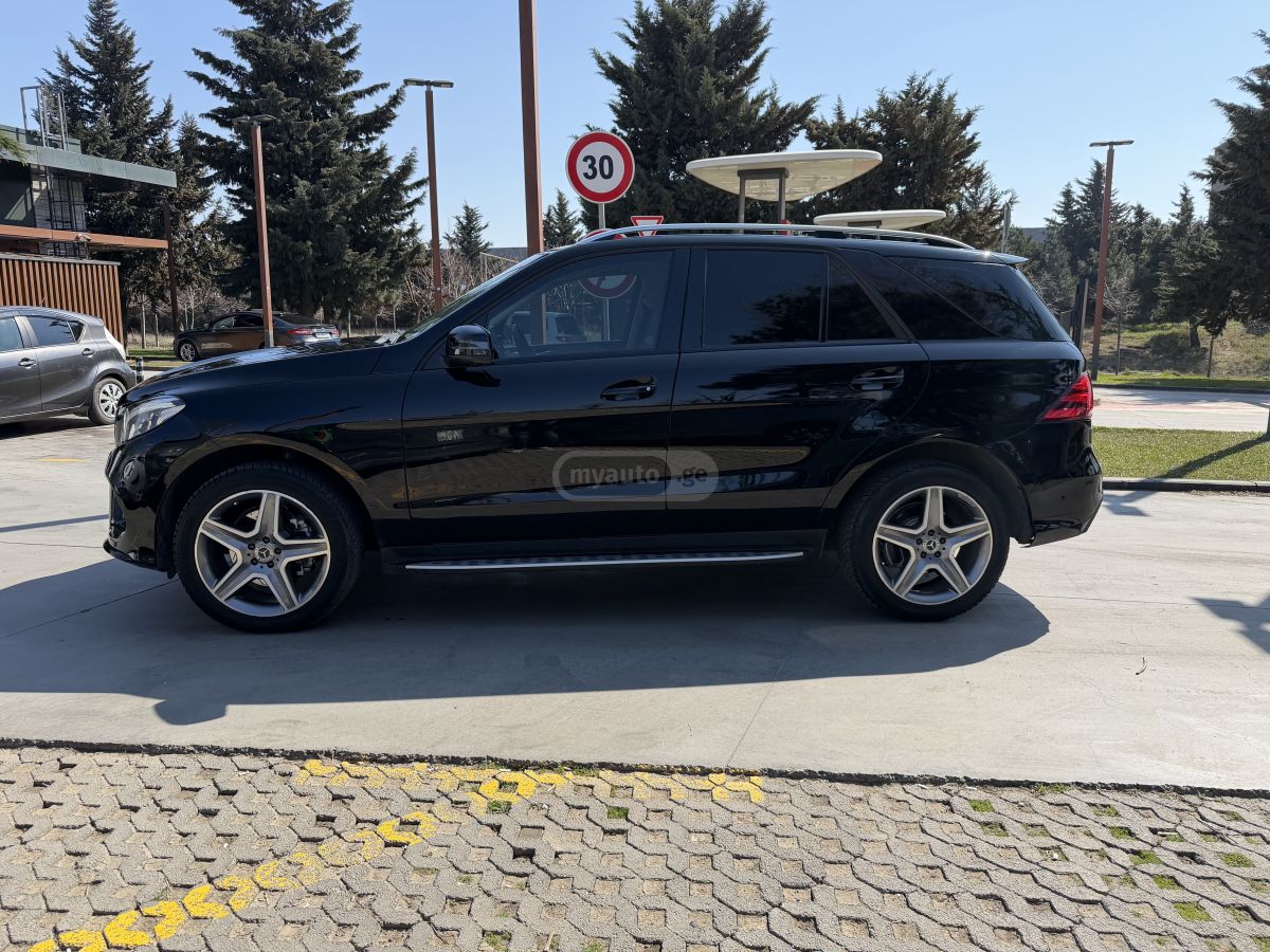 Mercedes-Benz GLE 250 - фото 1