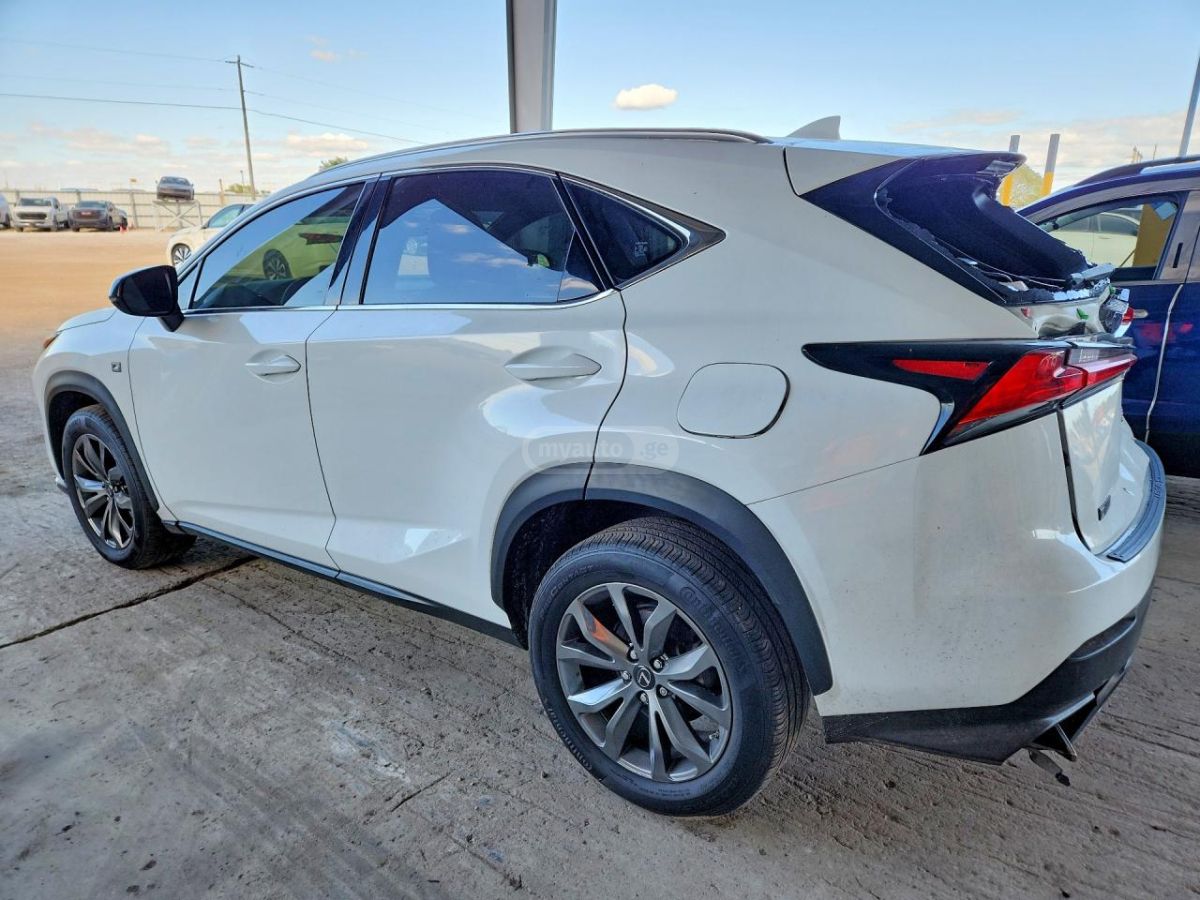 Lexus NX 300 - фото 3