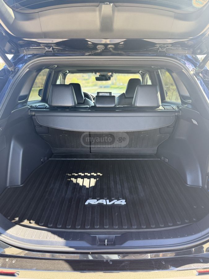 Toyota XSE 4dr All-Wheel Drive CVT — миниатюра 6