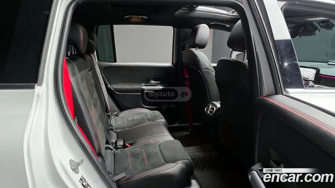 Mercedes-Benz GLB 35 AMG - фото 12