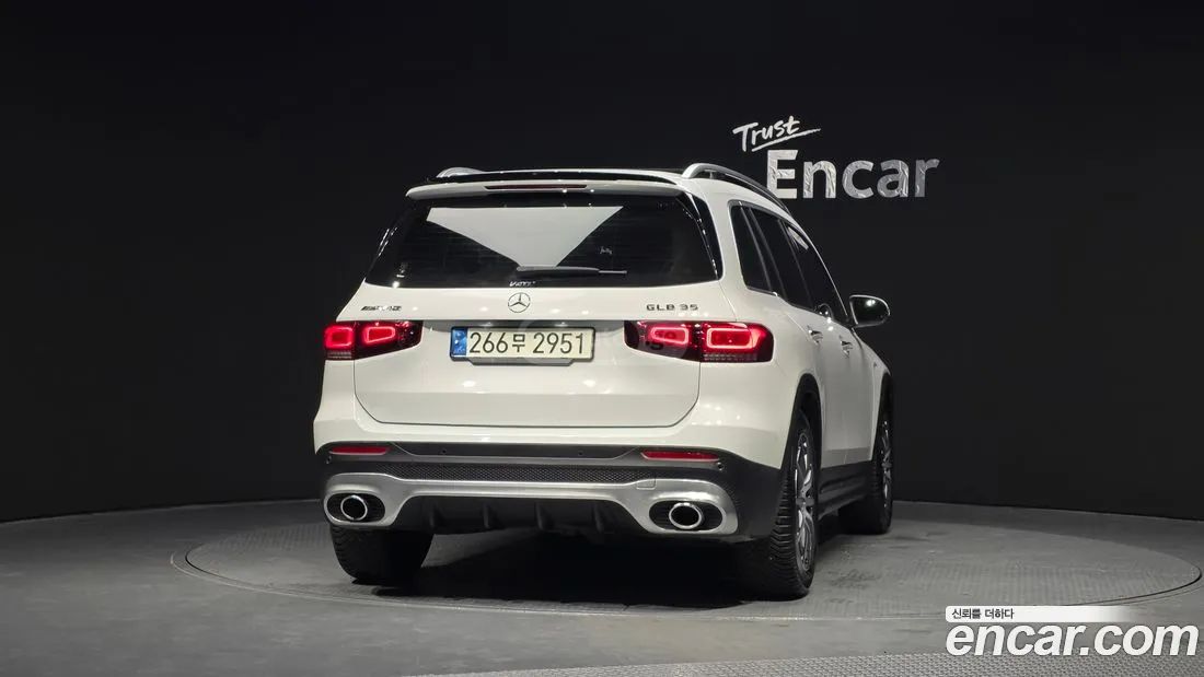 Mercedes-Benz GLB 35 AMG - фото 4