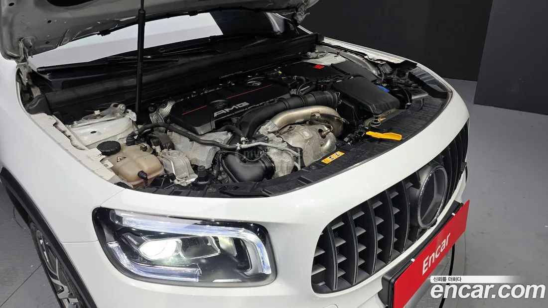 Mercedes-Benz GLB 35 AMG - фото 6