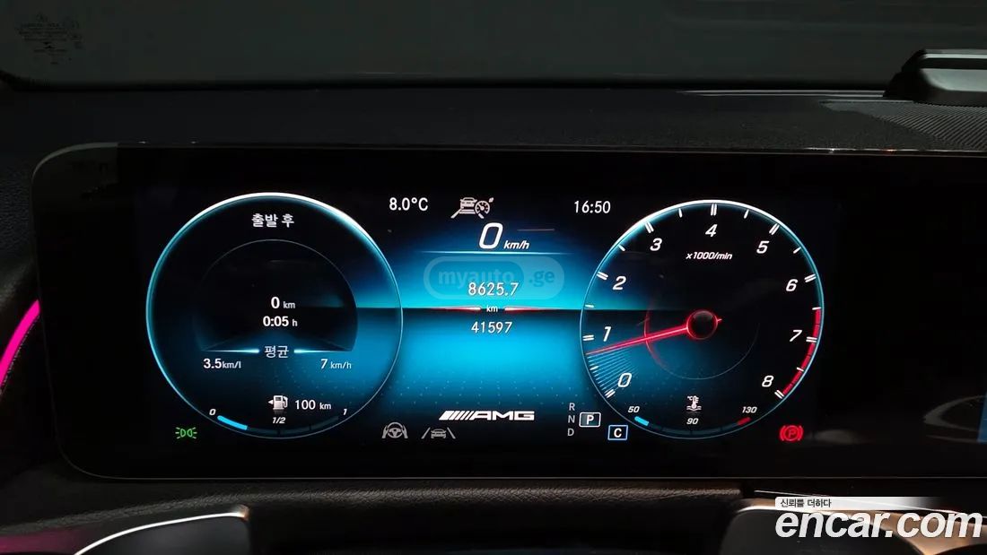 Mercedes-Benz GLB 35 AMG - фото 8