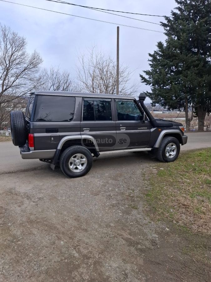 Toyota Land Cruiser - фото 5