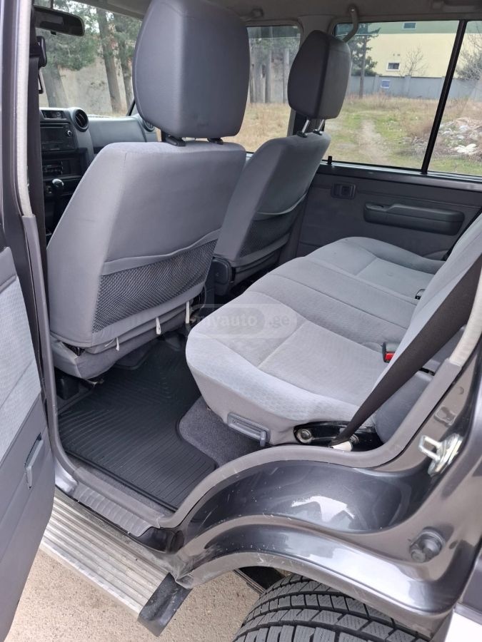 Toyota Land Cruiser - фото 7