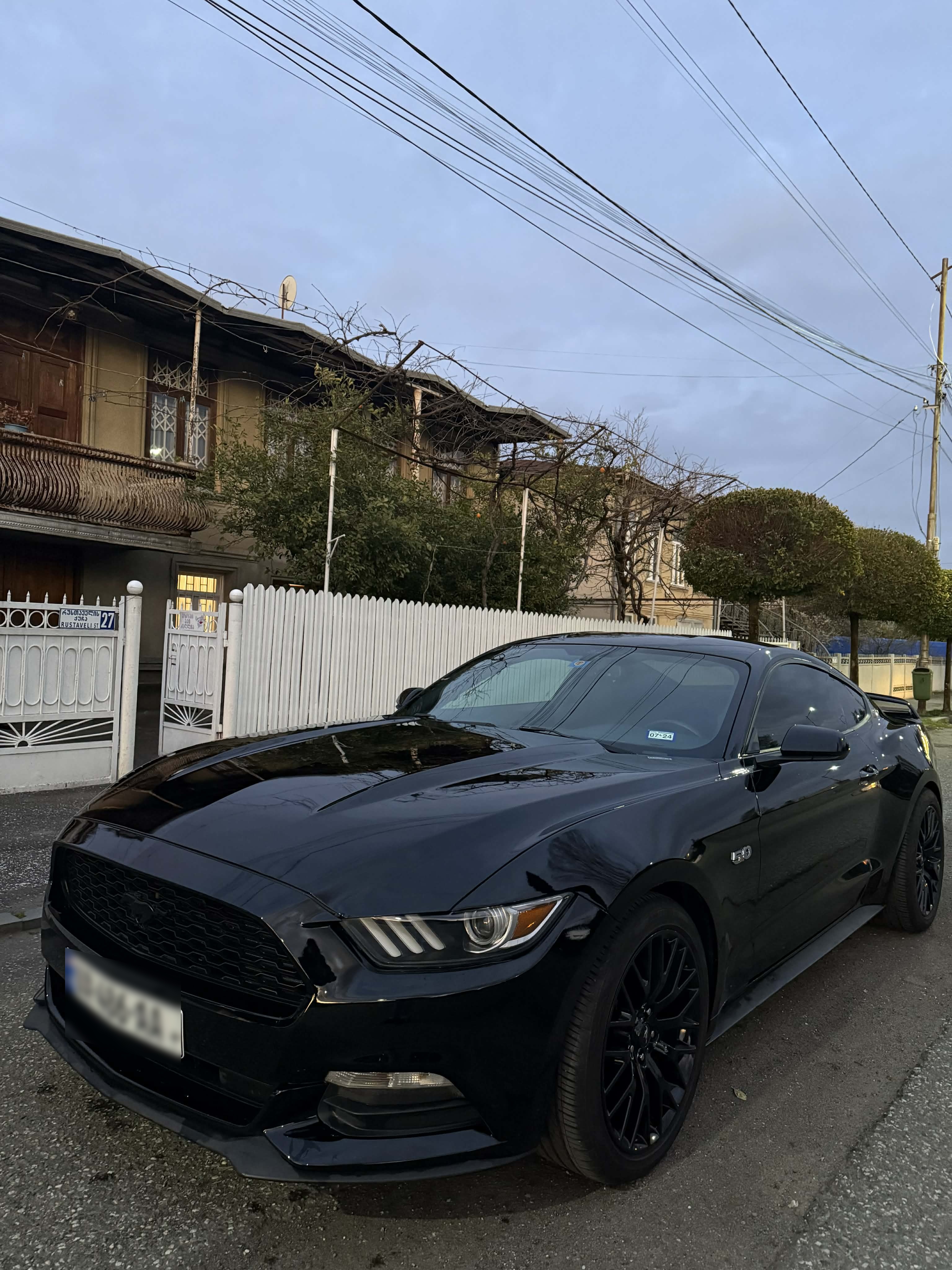 Ford Mustang - фото 1