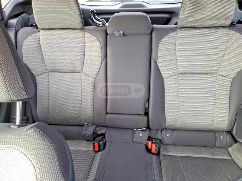 Subaru Premium 4dr All Wheel Drive CV — миниатюра 10