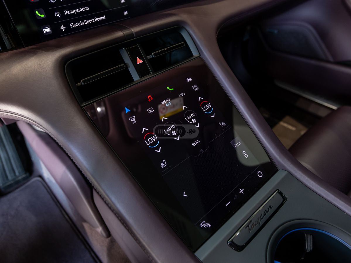 Porsche Taycan 4 S 2023 — миниатюра 12