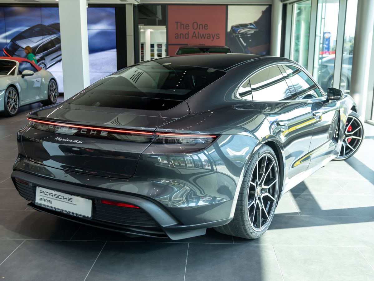 Porsche Taycan 4 S 2023 — миниатюра 3