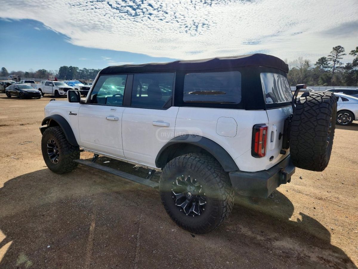 Ford Bronco - фото 2