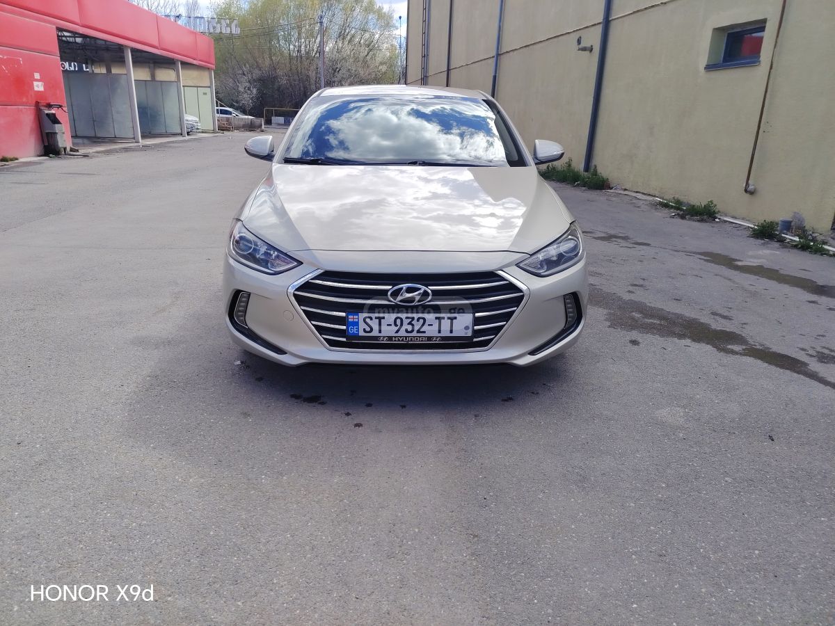 Hyundai Elantra - фото 3