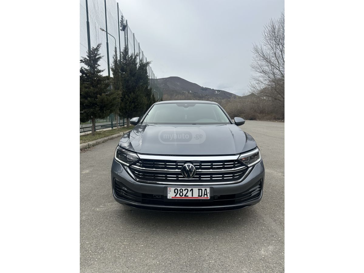 Volkswagen Jetta - фото 1