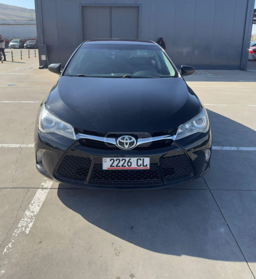 Toyota Camry - фото 3