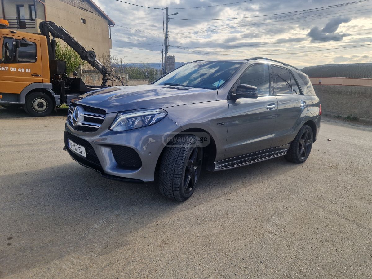 Mercedes-Benz GLE 400 - фото 1