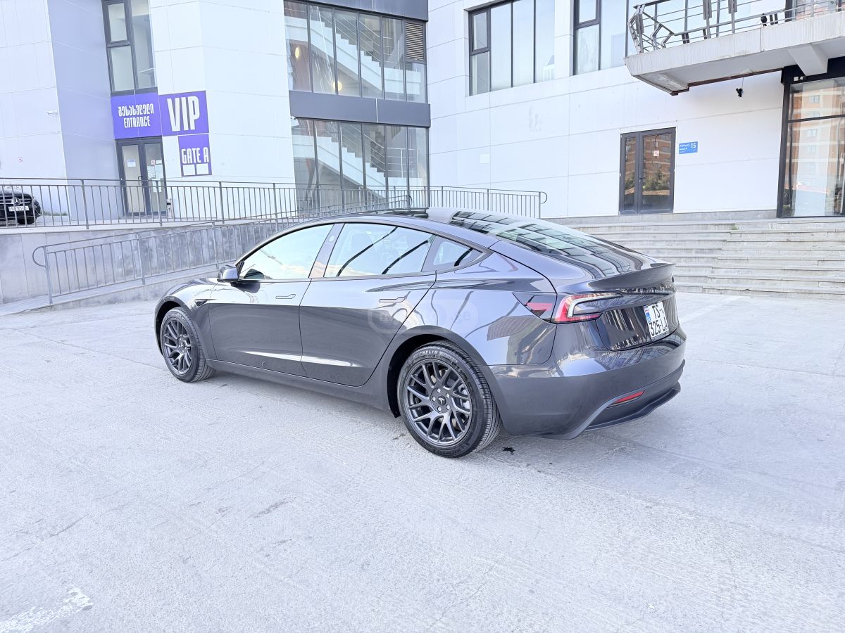Tesla Model 3 2025 — фото 13 купить в Москве