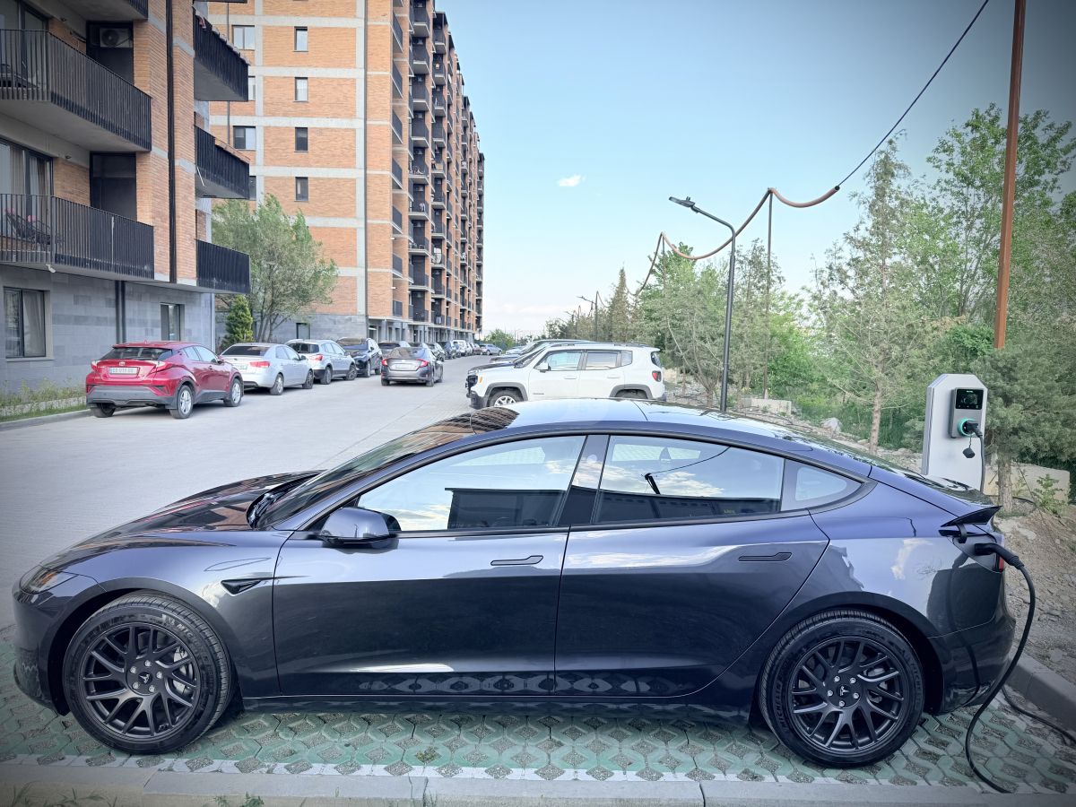 Tesla Model 3 2025 — фото 16 купить в Москве