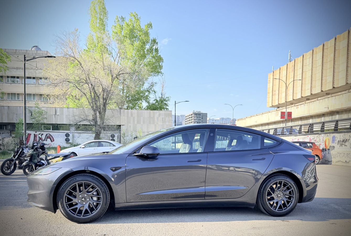Tesla Model 3 2025 — фото 4 купить в Москве