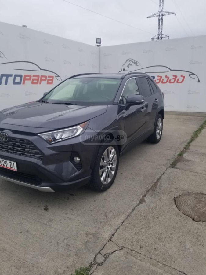 Toyota RAV 4 - фото 1