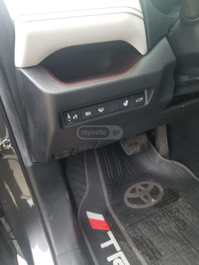 Toyota RAV 4 - фото 13