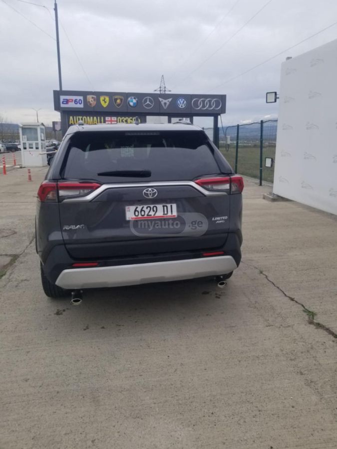 Toyota RAV 4 - фото 3